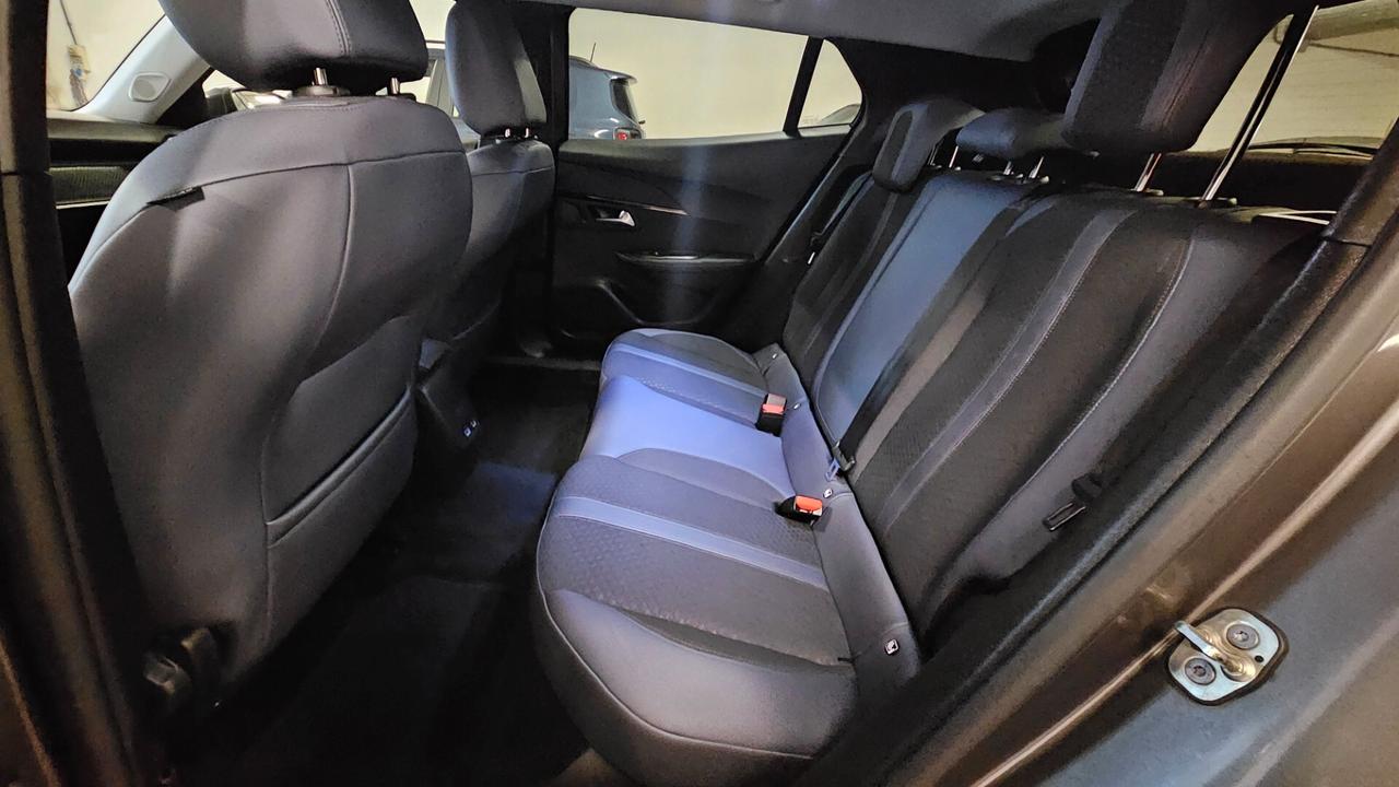 Peugeot 2008 PureTech 130 S&S Allure Navi Pack