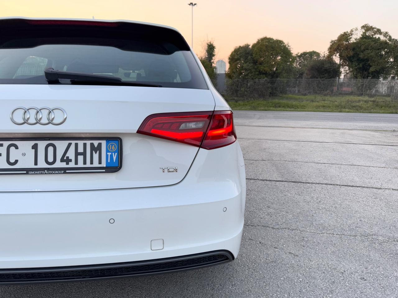 AUDI A3 Sportback 1.6 Tdi Admired S-LINE-Led Navi