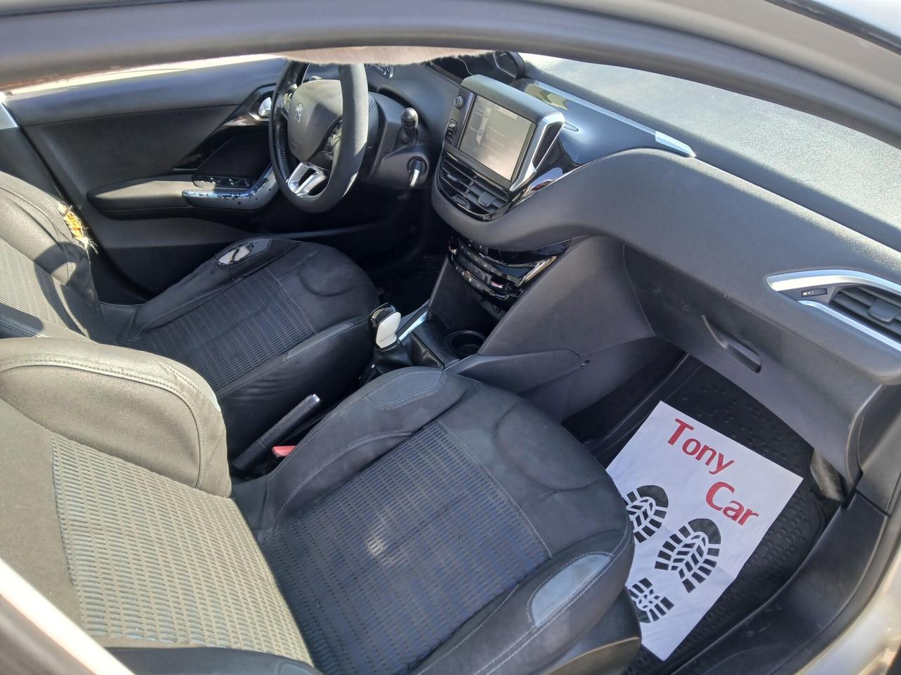 Peugeot 208 1.4 HDi 68 CV 5 porte Allure