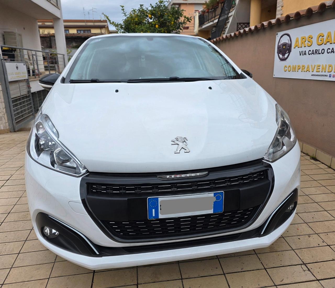 Peugeot 208 PureTech 82 5 porte Black Line