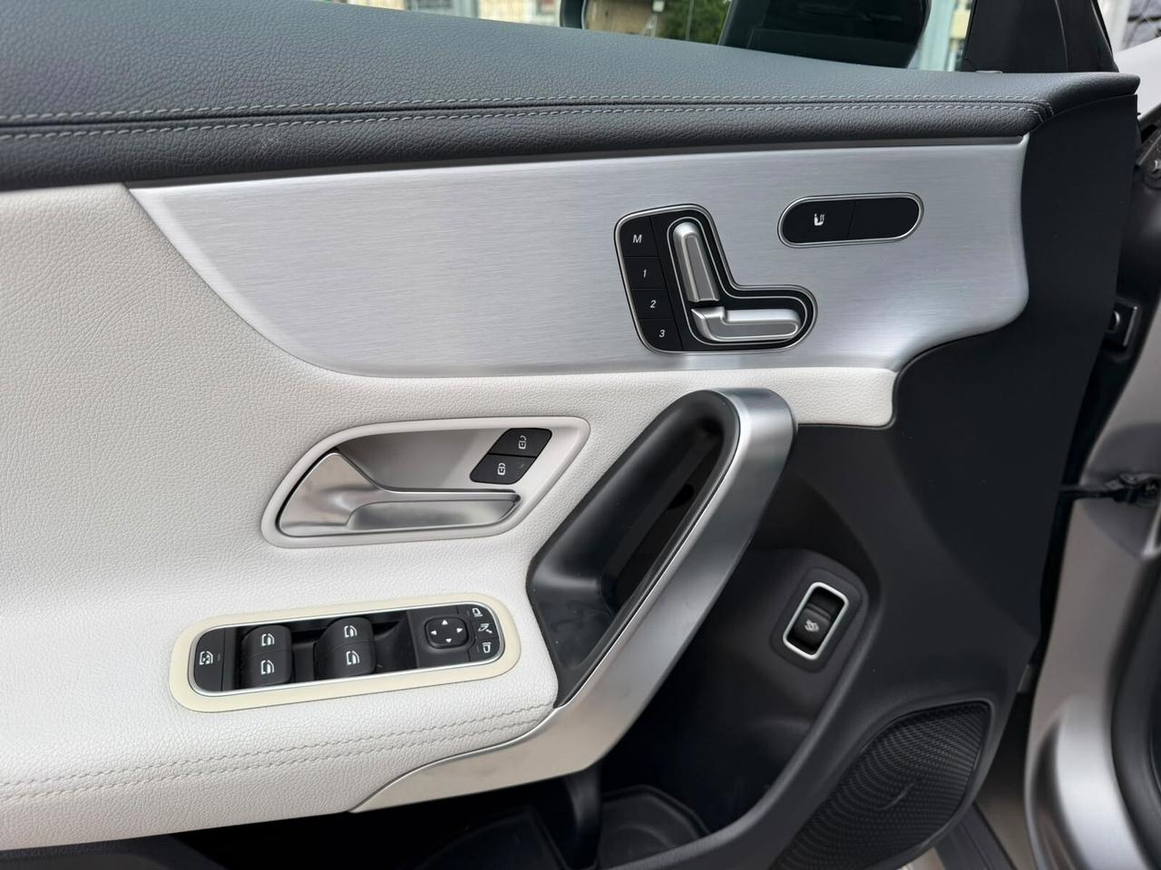 Mercedes-benz CLA 200d Automatic Premium Amg