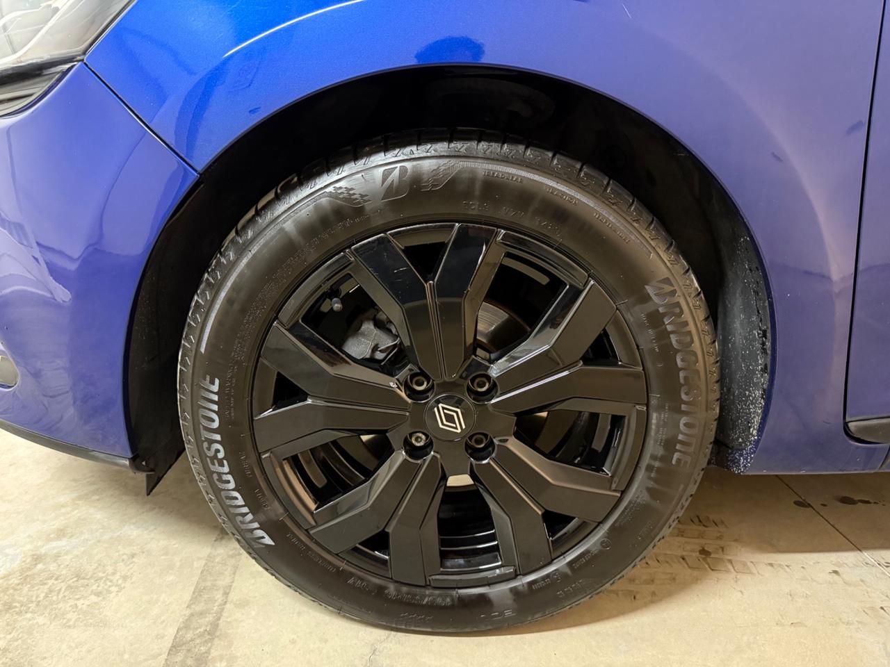 Renault Clio 1.5 dci 75 CV Moschino 5P