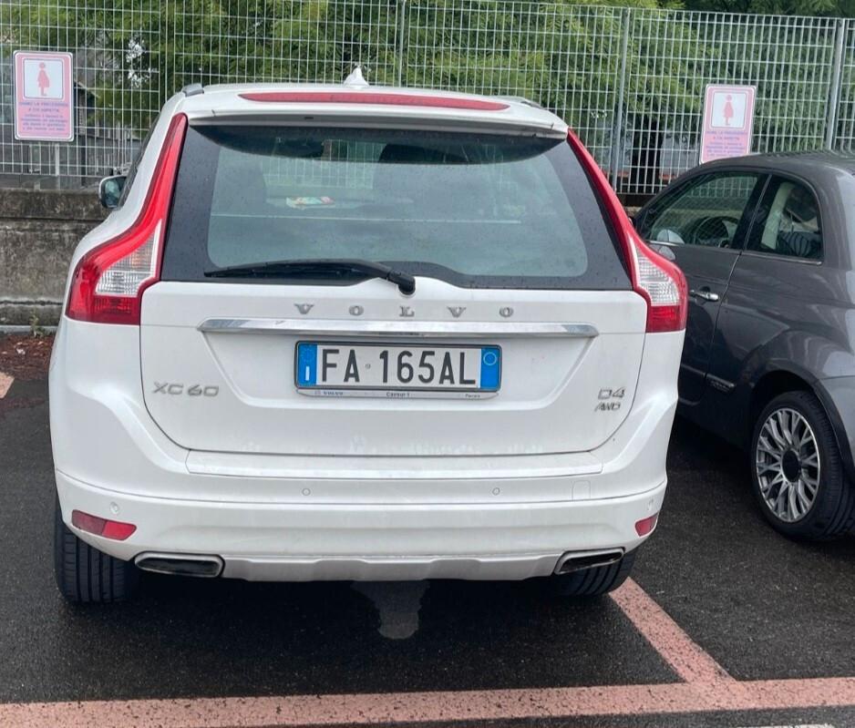 Volvo XC 60 XC60 D4 AWD R-design Momentum