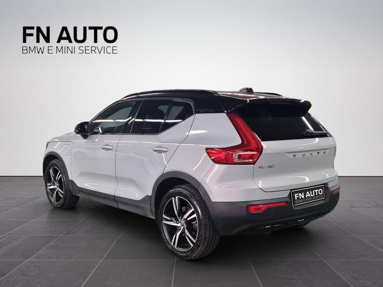 Volvo XC40 T5 Recharge Plug-in Hybrid R-design