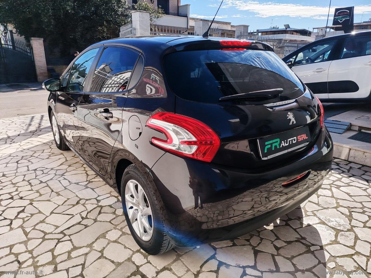 PEUGEOT 208 1.2 VTi 82 CV 5p. Allure