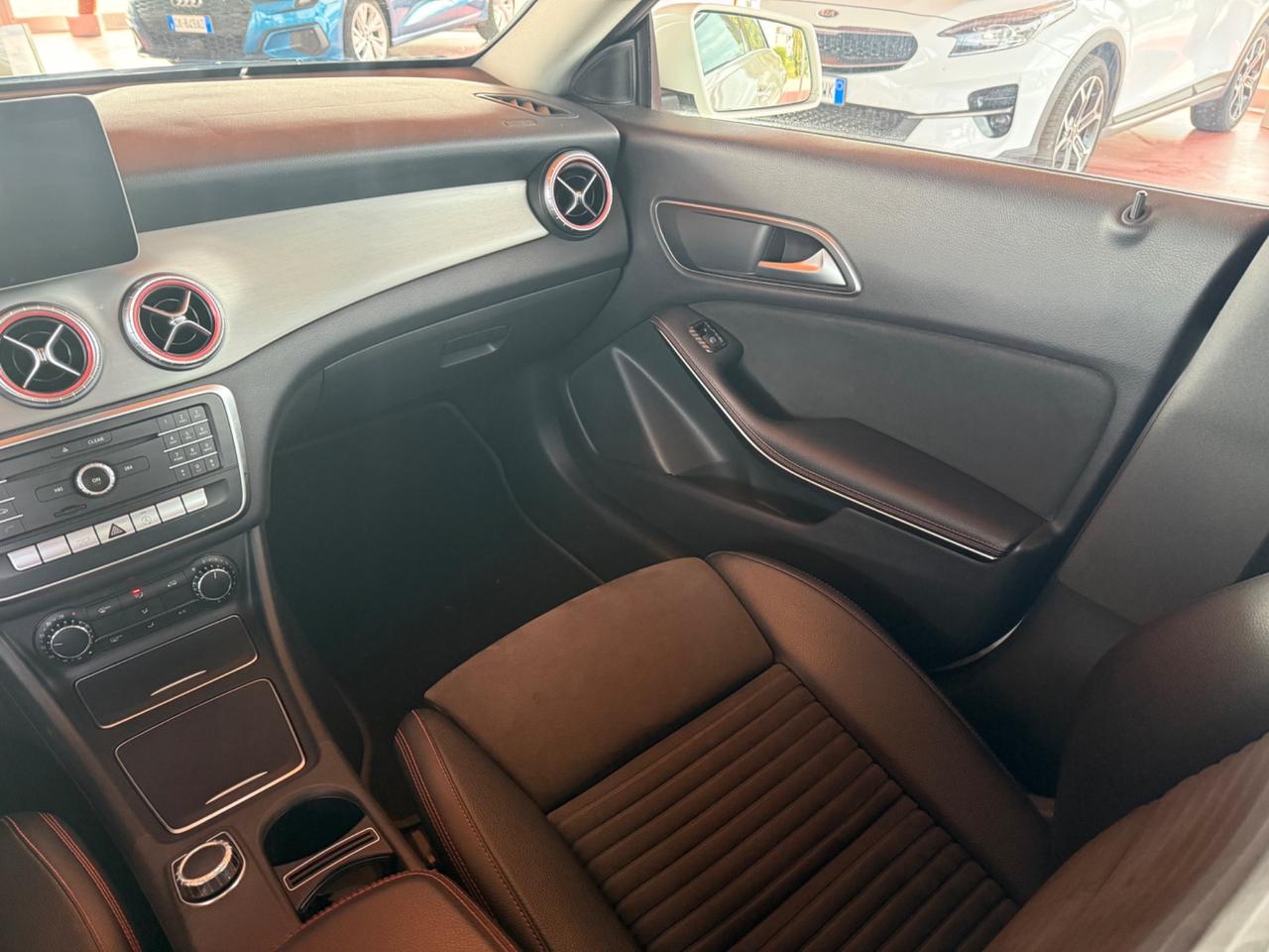 Mercedes-benz CLA 200 d - Automatico - Neopatentati