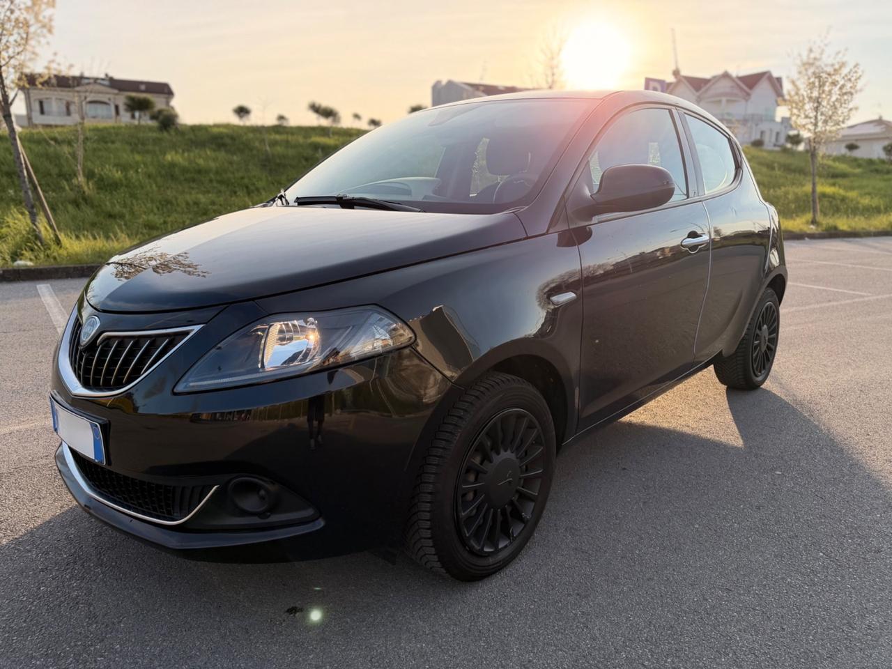 Lancia Ypsilon 1.0 FireFly 5 porte S&S Hybrid Alberta Ferretti
