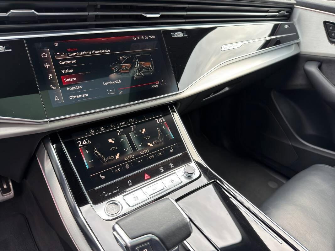 Audi Q8 50 3.0 286CV S LINE PELLE VALCONE TETTO CAMERA 360