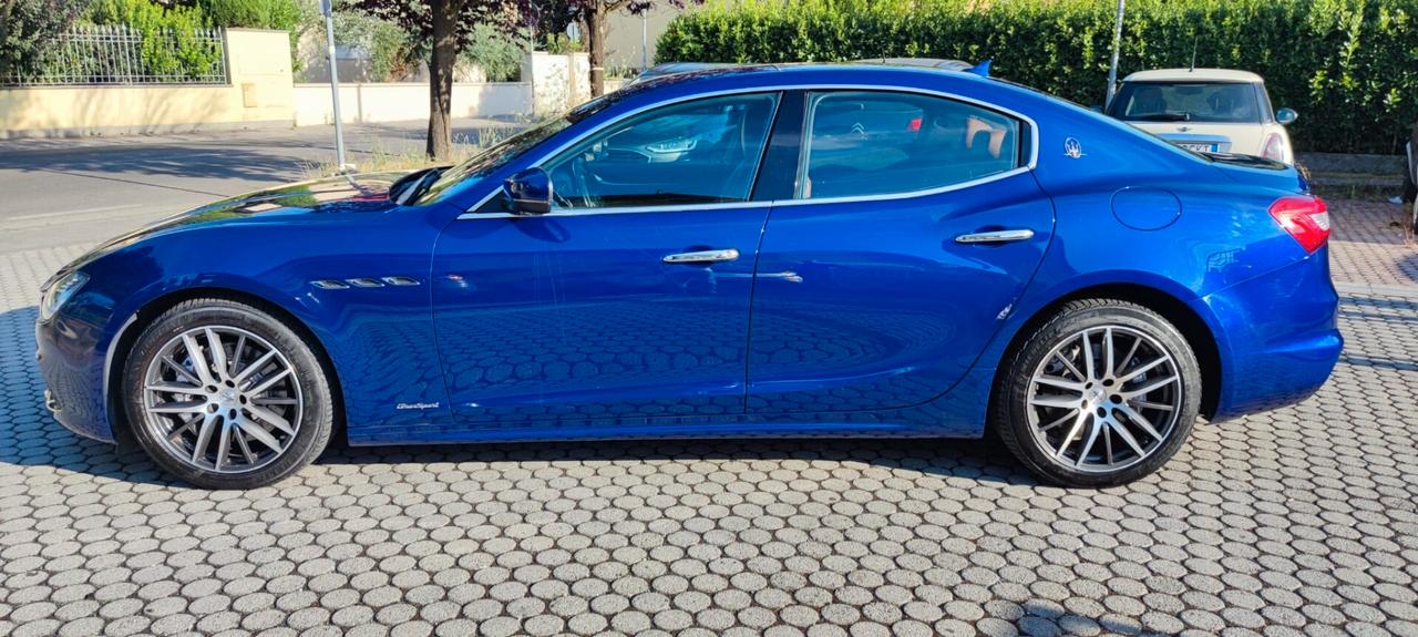 Maserati Ghibli V6 430 CV Q4 Nerissimo Edition