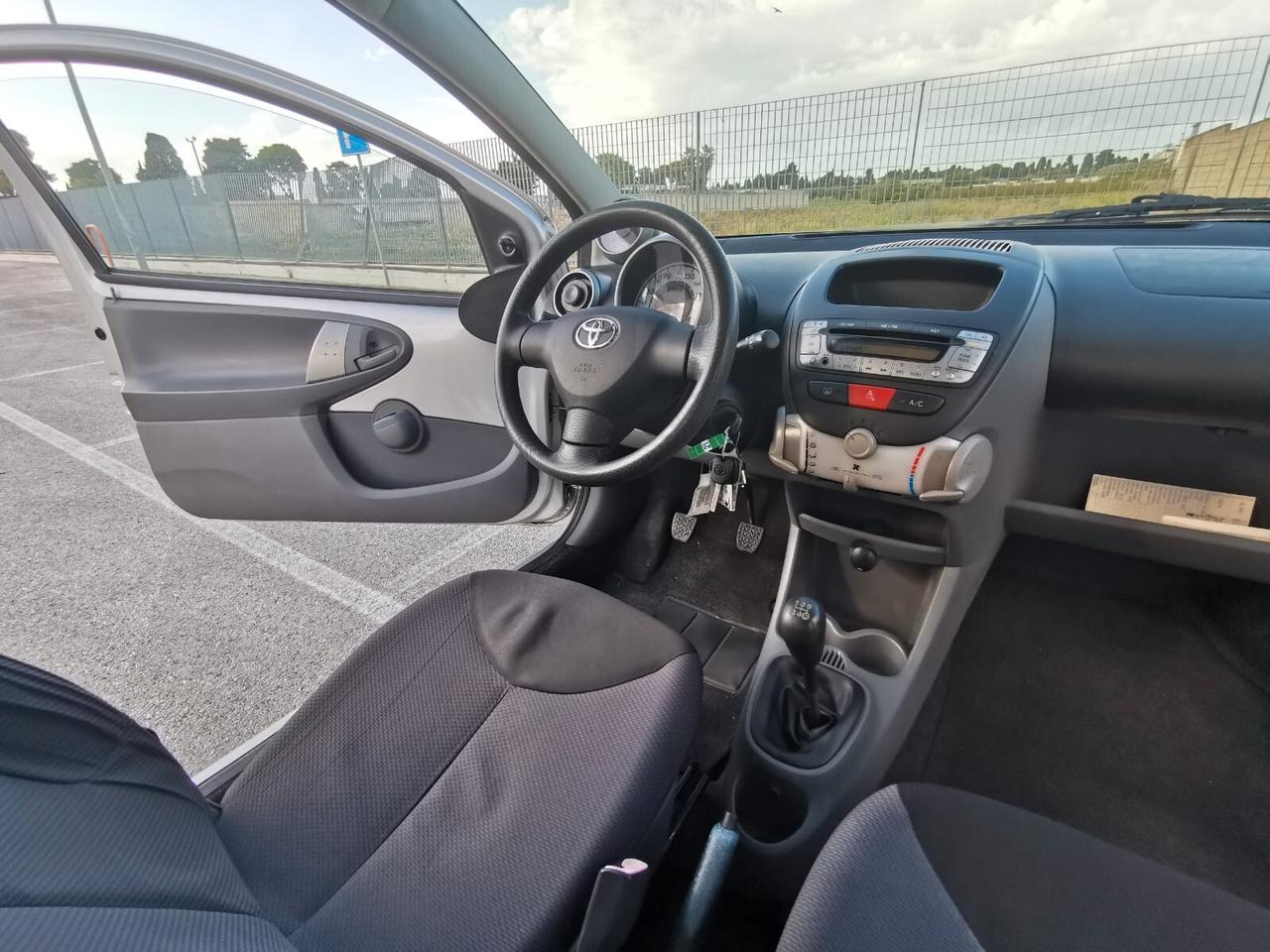 Toyota Aygo 1.0 12V VVT-i 3P. Sol - 2007