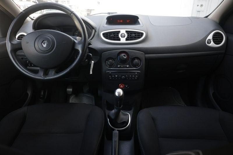 Renault Clio Renault Clio 1.2 16V 5 porte Yahoo! 55KW ANNO 2011