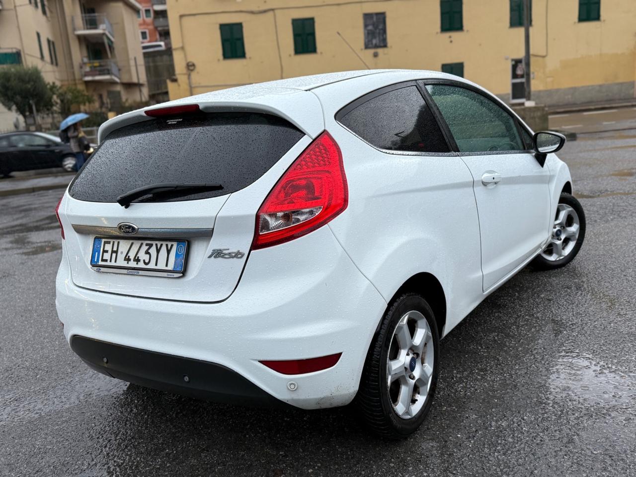 Ford Fiesta 1.2 TITANIUM 2011 NEOPATENTATI