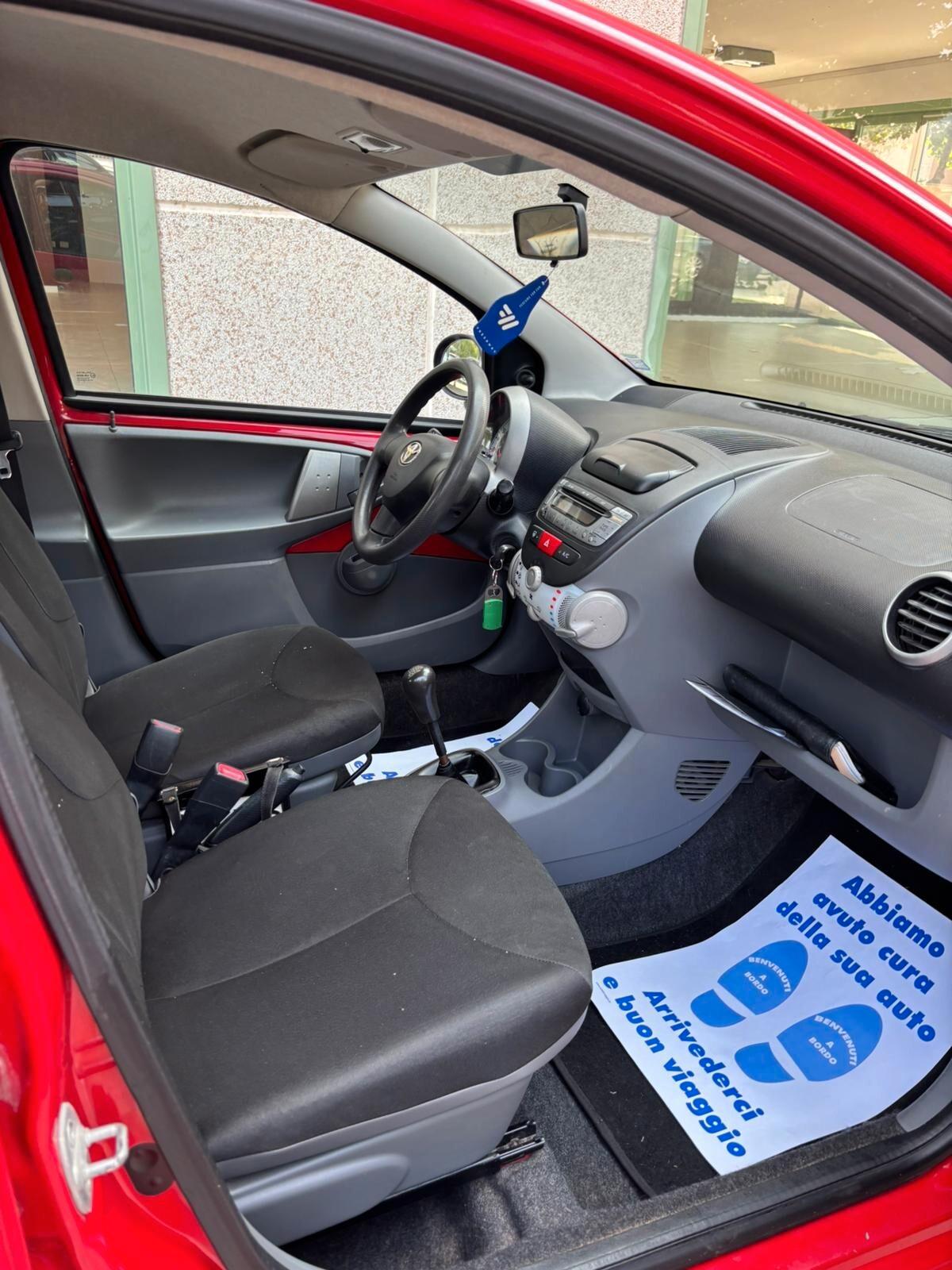 Toyota Aygo 1.0 12V VVT-i 5 porte Now Connect