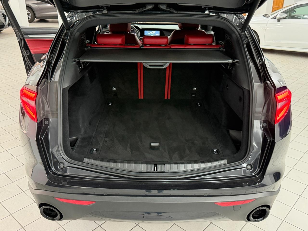 Alfa Romeo Stelvio 2.2 TD 210 CV B-TECH SEDILI VELOCE SPORTIVI AT8 Q4 RETROCAMERA PINZE ROSSO PADDLE UNICO PROPRIETARIO