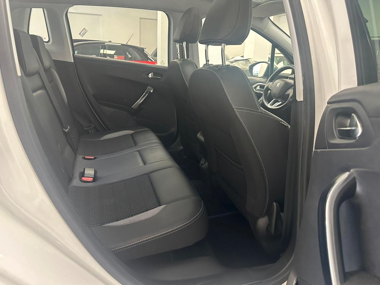 Peugeot 2008 PureTech Turbo 110 S&S Allure