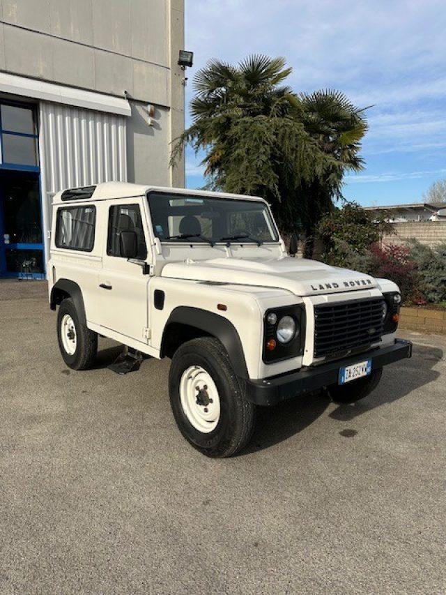 LAND ROVER Defender 90 2.4 TD4 Station Wagon S