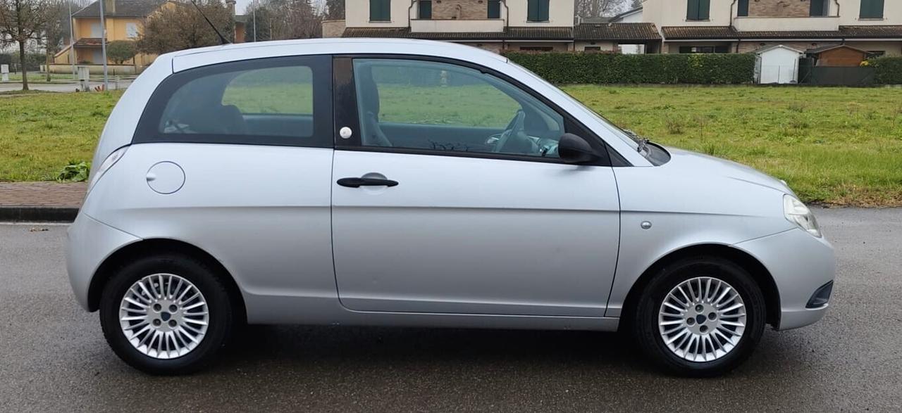 Lancia Ypsilon 1.4 Argento Ecochic GPL