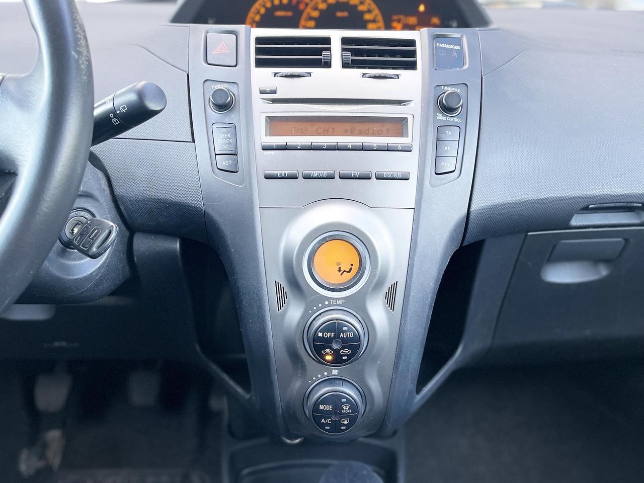 Toyota Yaris 1.0 Benzina 69CV E4 Neo - 2012