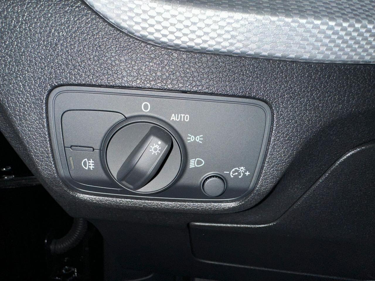 Audi Q2 35 TFSI S tronic Business