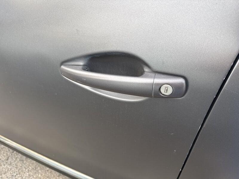 Peugeot 2008 2008 1.6 bluehdi Black Matt 100cv