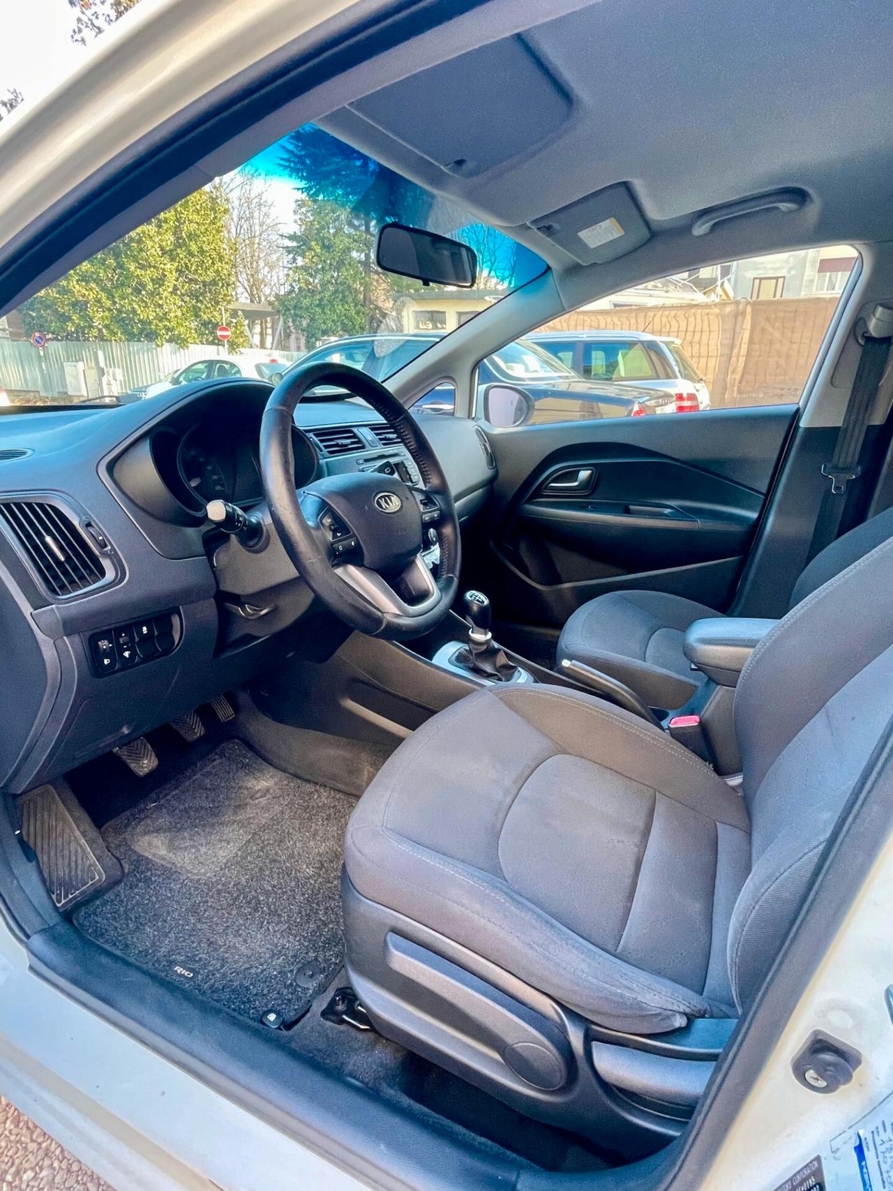 Kia Rio 1.4 CRDi Tagliandata NEOPATENTATI