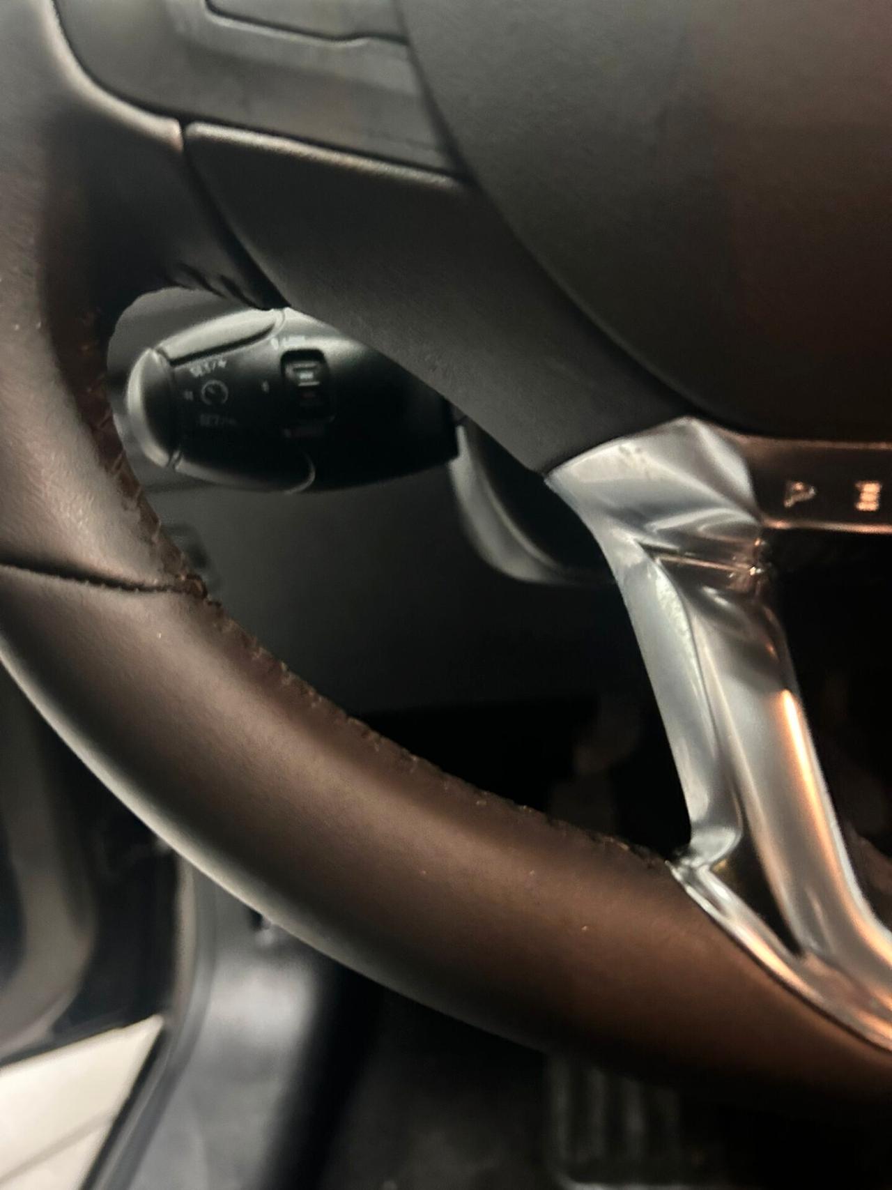 Peugeot 2008 1.6 e-HDi X NEOPATENTATI 2014