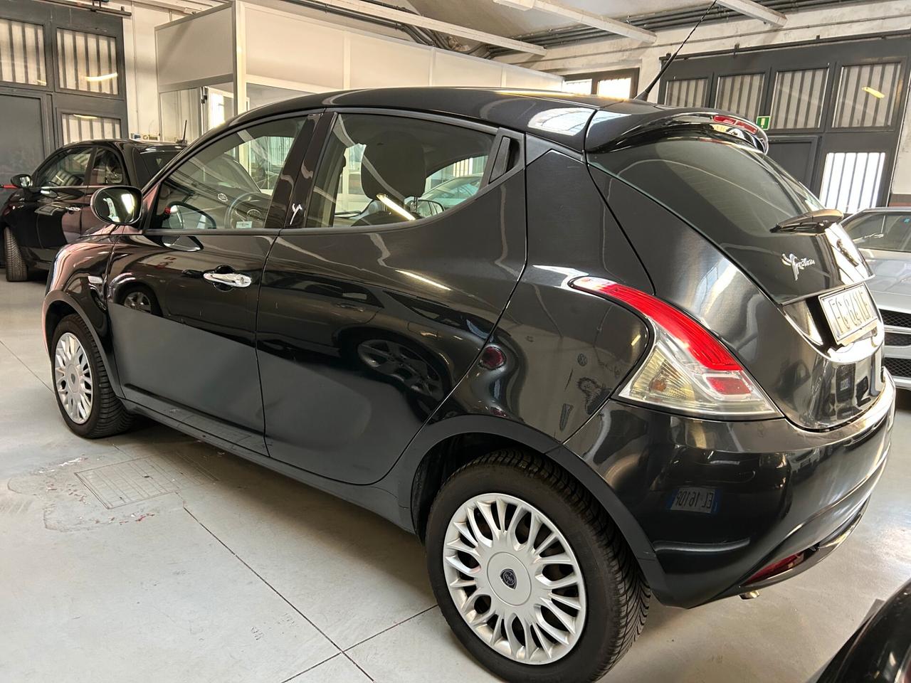 Lancia Ypsilon 1.2 69 CV 5 porte Platinum