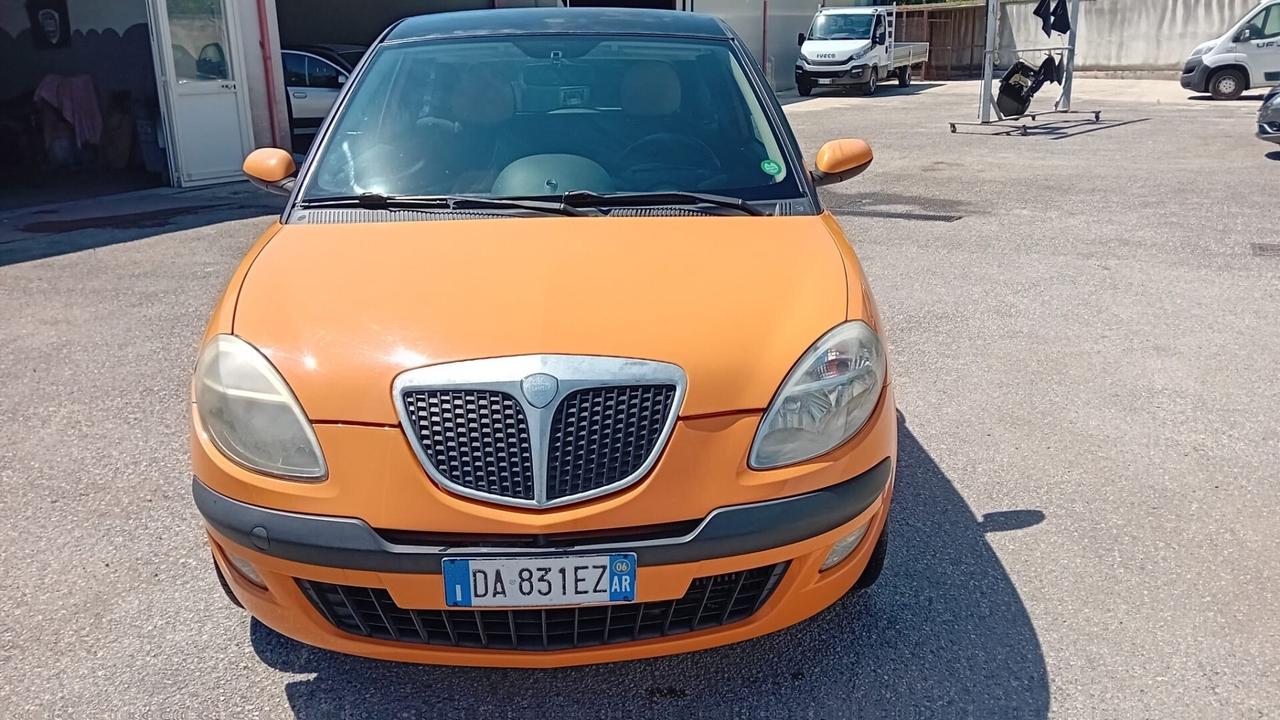 Lancia y 1.3 mjt/69cv bicolor -full-2006