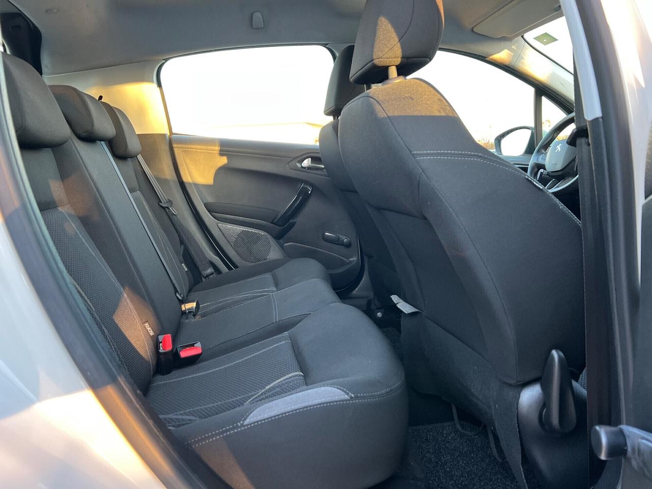 Peugeot 208 1.2 Benzina 82cv 5P. Allure - 2014
