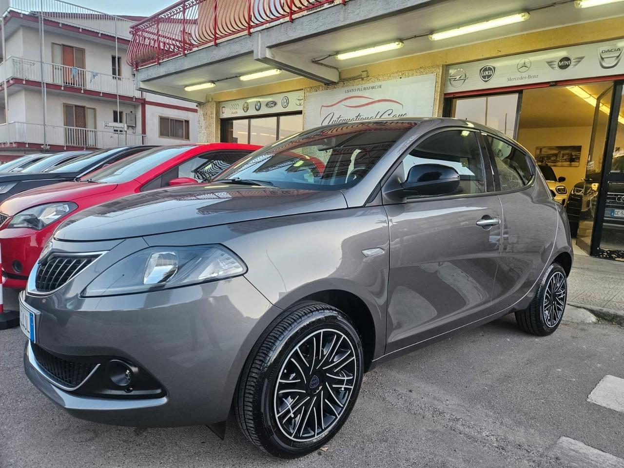 Lancia Ypsilon 1.0 Firefly Hybrid S&S GOLD 70CV