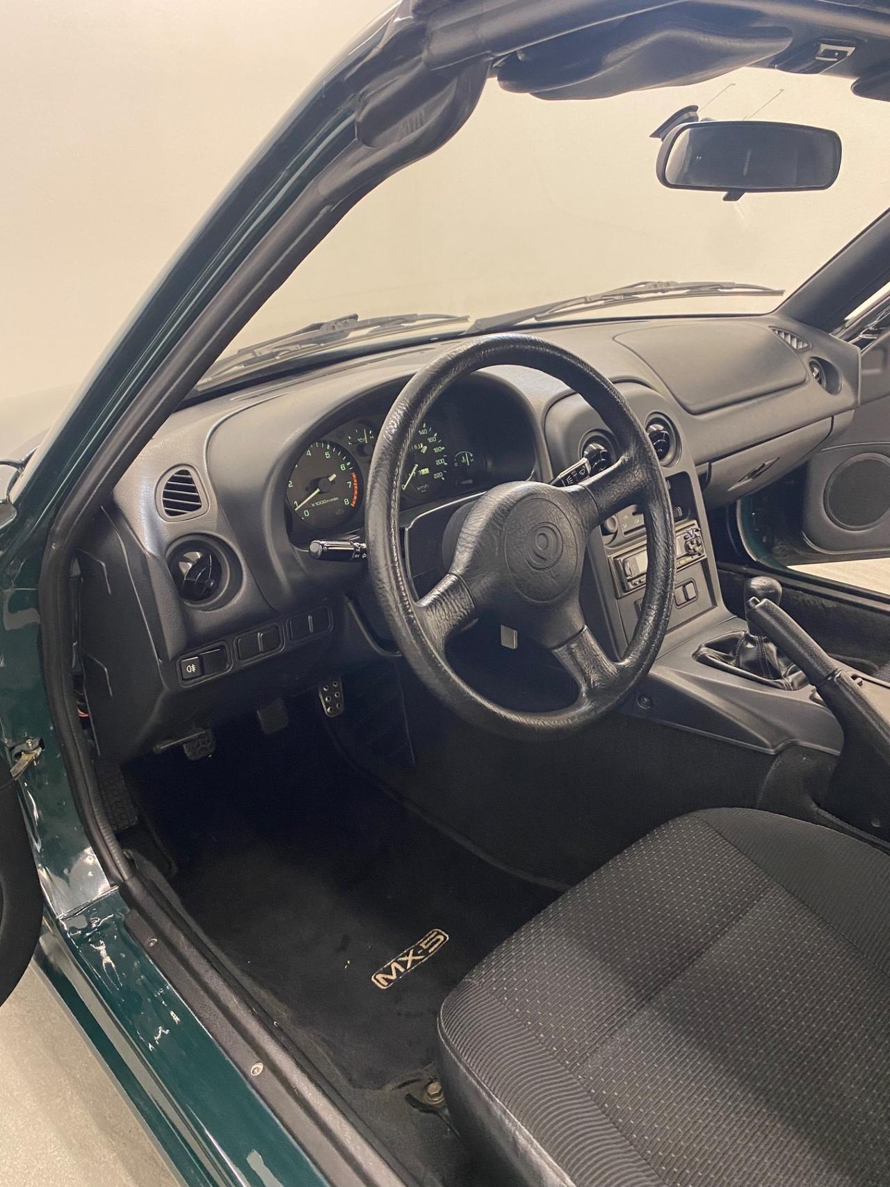 Mazda MX-5 1.6i 16V cat