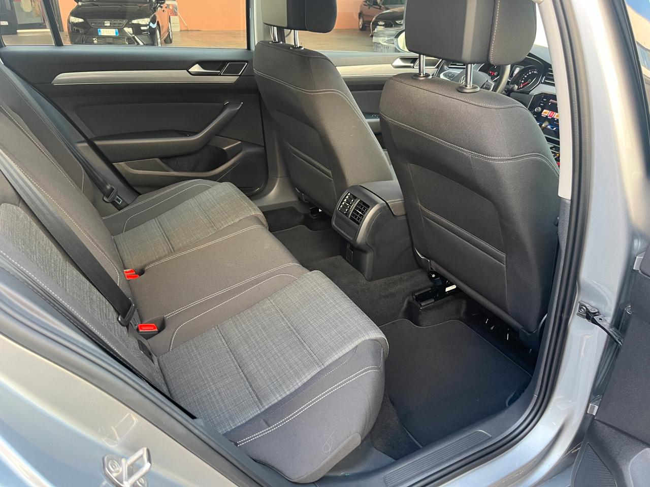 Volkswagen Passat Variant 2.0 TDI SCR EVO DSG Business 04/2021