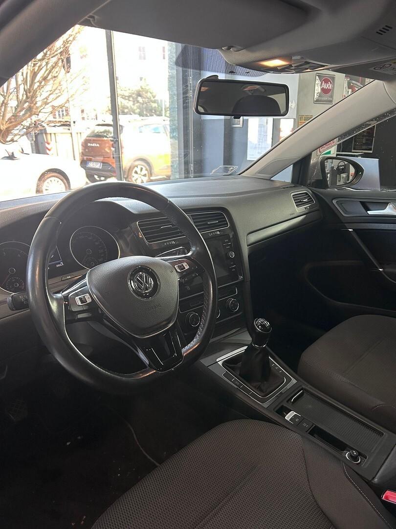 Volkswagen Golf condizioni pari al nuovo