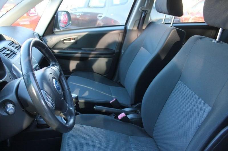 FIAT Sedici 1.9 MJT 4x4 Emotion