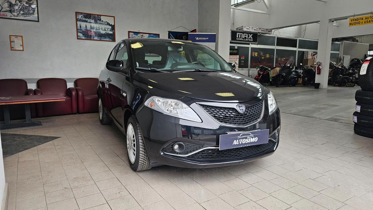 Lancia Ypsilon 0.9 TwinAir 85 CV 5 porte S&S DFN Unyca