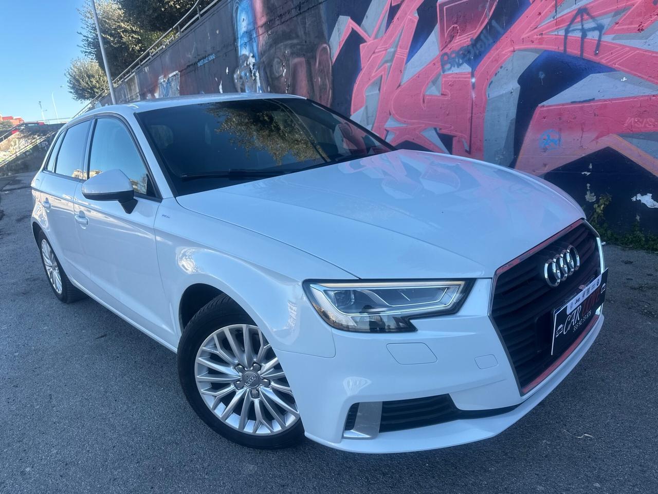 Audi A3 SPB 1.6 TDI/NAVI/LED/SENSORI