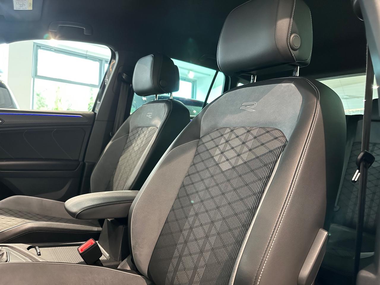 Tiguan R-Line 2.0 TDI 150cv DSG SCR IVA ESPOSTA