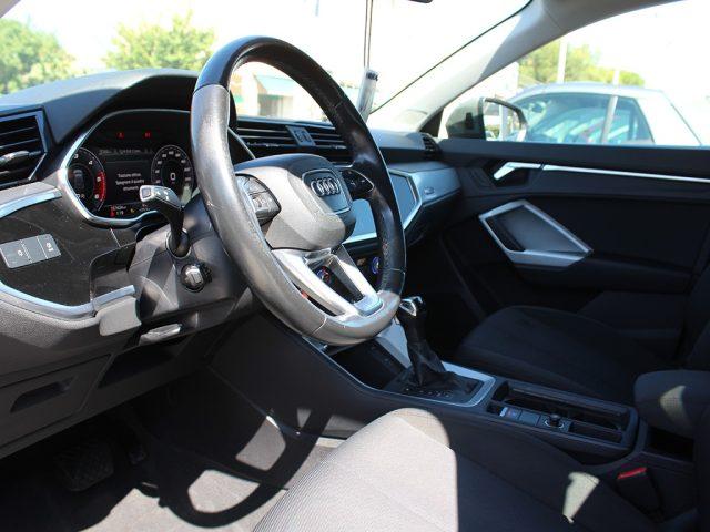 AUDI Q3 35 TDI Business Advanced