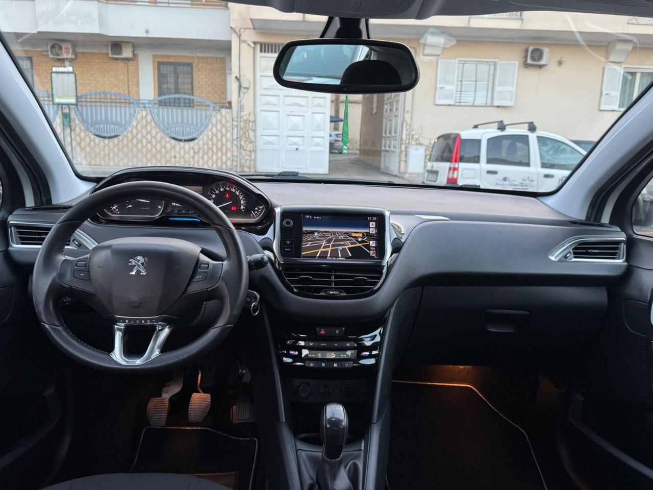 Peugeot 208 1.4 DIESEL 68CV Allure 11/2012
