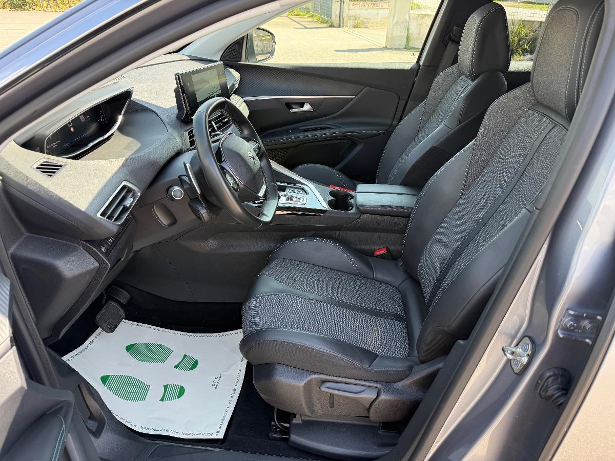 PEUGEOT - 3008 - BlueHDi 130 EAT8 S&S Allure