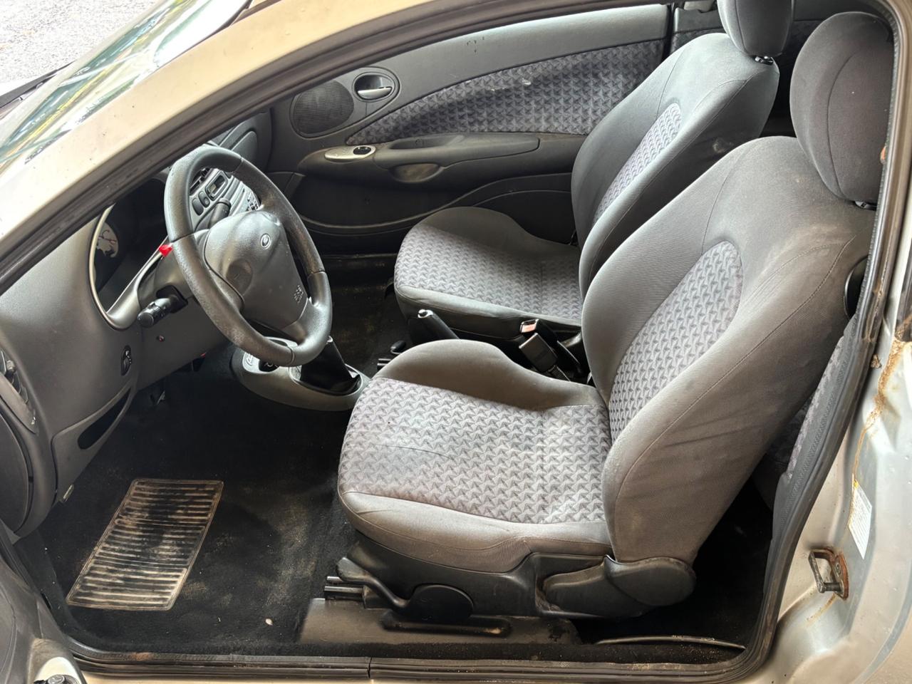 Ford Puma 1.6i 16V cat zetec S da ripristinare