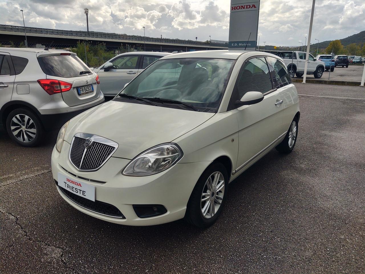 Lancia Ypsilon 1.4 Platino Ecochic GPL