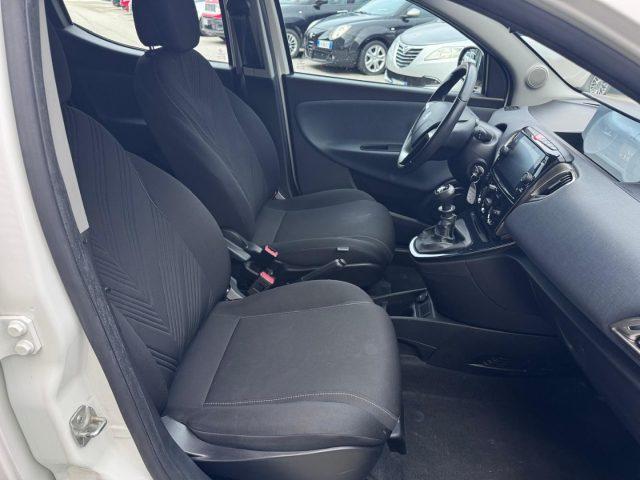 LANCIA Ypsilon 1.0 FireFly 5p Hybrid Ecochic Gold IVA ESPOSTA