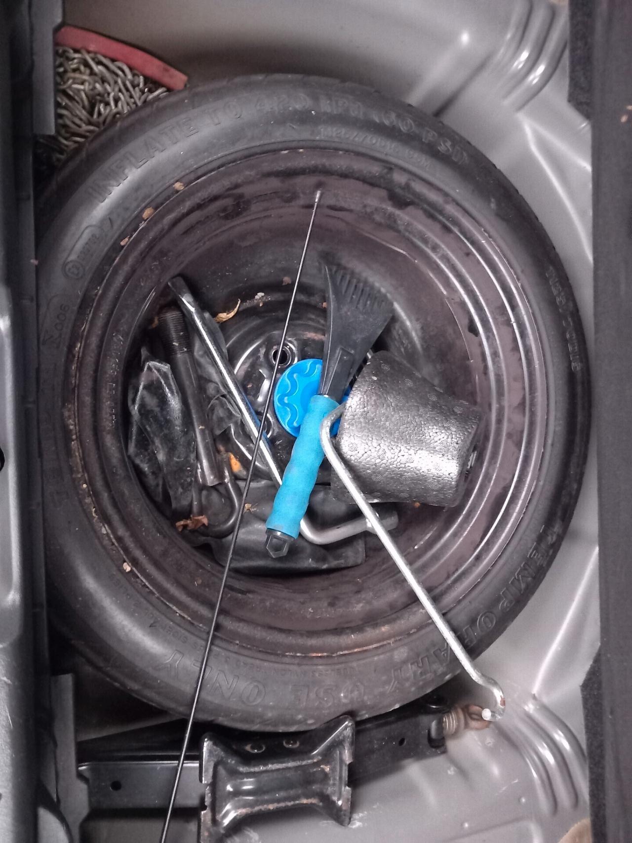 Toyota Yaris 1.0 5 porte Sol