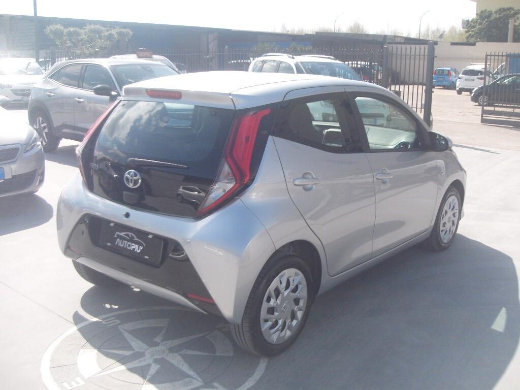 Toyota Aygo Connect 1.0 x-cool AUTOMATICA - 2020