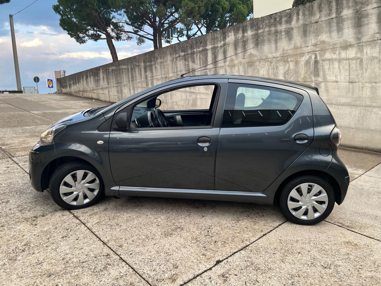 Toyota Aygo 1.0 12V VVT-i 5 porte Lounge Connect
