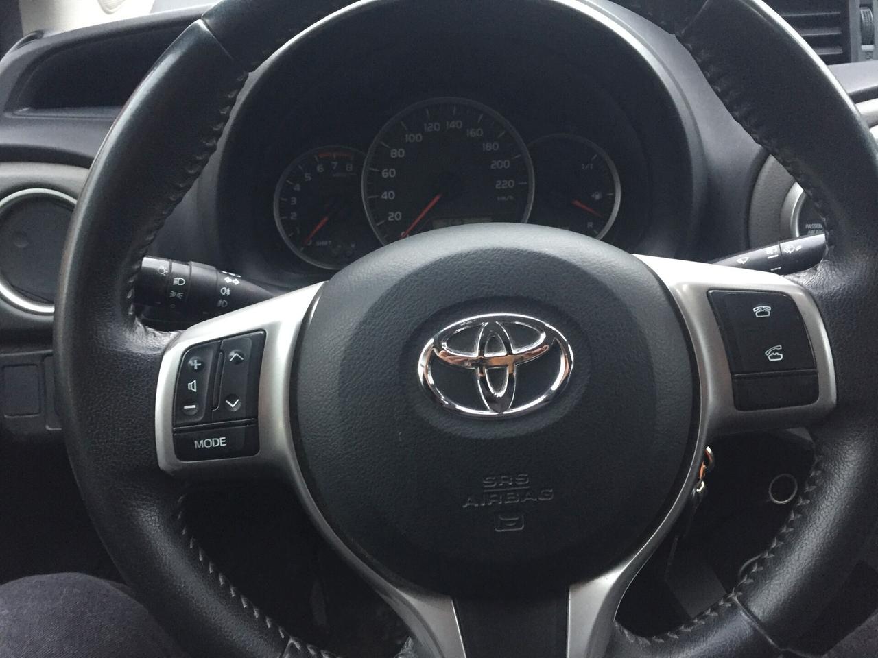 Toyota Yaris 1.0 5 porte Lounge