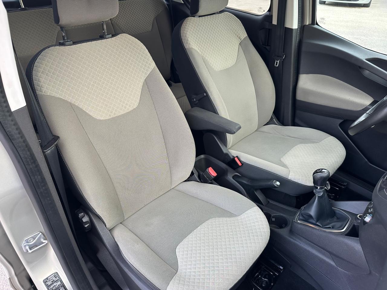 Ford Tourneo Courier 2015 1.6 TDCI 95 CV Titanium XFETTA