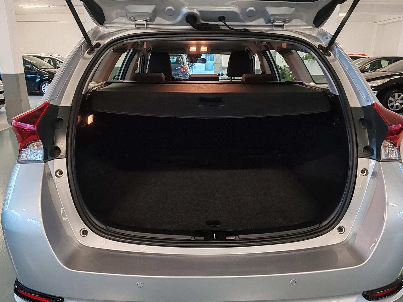 Toyota Auris 1.8 Hybrid Lounge