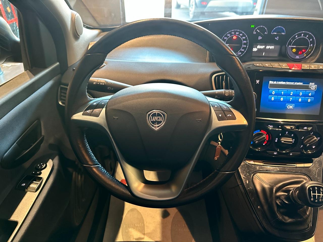 Lancia Ypsilon 1.0 FireFly 5 porte S&S Hybrid Gold Plus